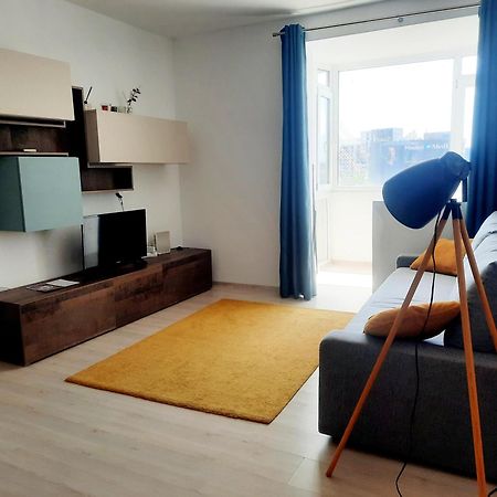 Cozy Apartment At Gara De Nord Bucarest Exterior foto